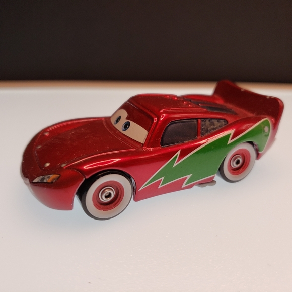 Disney Pixar Cars Holiday Hotshot Lightning McQueen - Picture 1 of 16